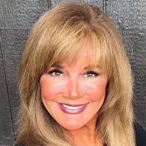 Meet your Posher, Gena